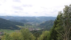 Dieses Bild zeigt eine Webcam-Aufnahme vom Achertal, aufgenommen am Freitag, den 09.10.2026 um 13:30 Uhr. Die Temperatur betrug 10.9°C.