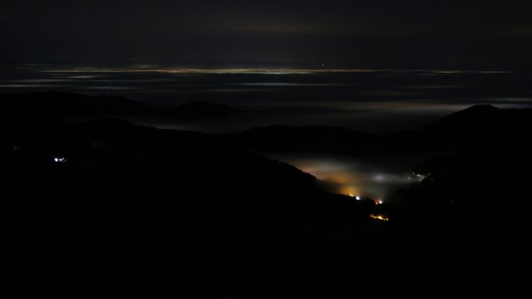 Dieses Bild zeigt eine Webcam-Aufnahme vom Achertal, aufgenommen am Mittwoch, den 21.01.2026 um 01:30 Uhr. Die Temperatur betrug 6.1°C.