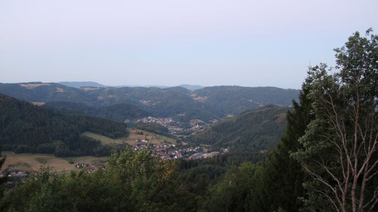 Dieses Bild zeigt eine Webcam-Aufnahme vom Achertal, aufgenommen am Freitag, den 14.08.2026 um 06:00 Uhr. Die Temperatur betrug 25.4°C.