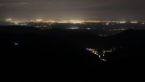 Dieses Bild zeigt eine Webcam-Aufnahme vom Achertal, aufgenommen am Sonntag, den 19.04.2026 um 03:00 Uhr. Die Temperatur betrug 10.8°C.