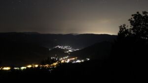 Dieses Bild zeigt eine Webcam-Aufnahme vom Achertal, aufgenommen am Montag, den 17.08.2026 um 00:00 Uhr. Die Temperatur betrug 22.3°C.