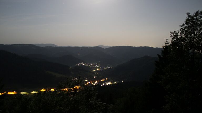 Dieses Bild zeigt eine Webcam-Aufnahme vom Achertal, aufgenommen am Mittwoch, den 27.05.2026 um 00:30 Uhr. Die Temperatur betrug 23.2°C.
