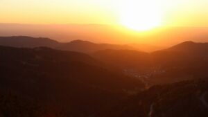 Dieses Bild zeigt eine Webcam-Aufnahme vom Achertal, aufgenommen am Mittwoch, den 08.04.2026 um 20:00 Uhr. Die Temperatur betrug 12.8°C.