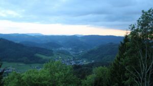 Dieses Bild zeigt eine Webcam-Aufnahme vom Achertal, aufgenommen am Freitag, den 15.05.2026 um 20:30 Uhr. Die Temperatur betrug 5.7°C.