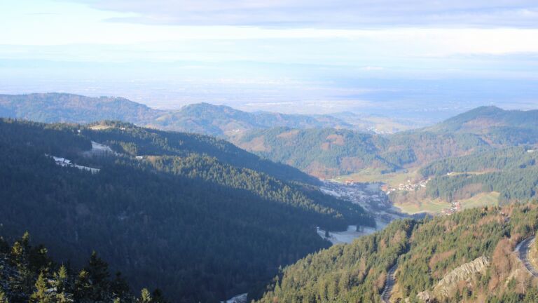 Dieses Bild zeigt eine Webcam-Aufnahme vom Achertal, aufgenommen am Mittwoch, den 19.11.2025 um 10:00 Uhr. Die Temperatur betrug -1.3°C.