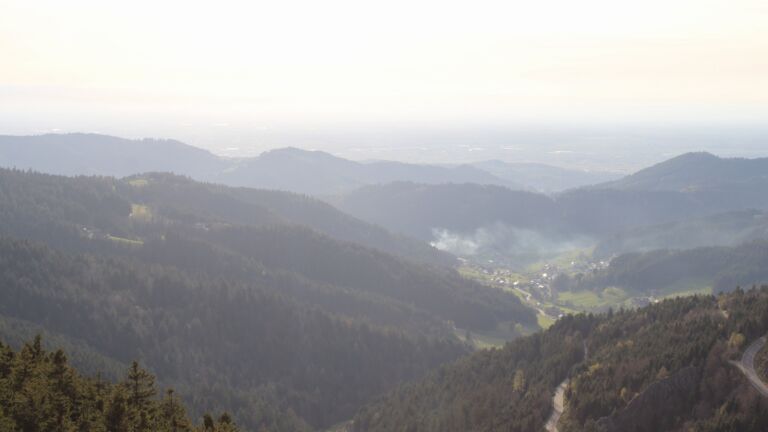 Dieses Bild zeigt eine Webcam-Aufnahme vom Achertal, aufgenommen am Donnerstag, den 09.04.2026 um 18:50 Uhr. Die Temperatur betrug 14.4°C.