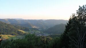 Dieses Bild zeigt eine Webcam-Aufnahme vom Achertal, aufgenommen am Samstag, den 11.07.2026 um 20:50 Uhr. Die Temperatur betrug 25.7°C.