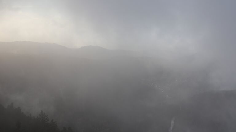 Dieses Bild zeigt eine Webcam-Aufnahme vom Achertal, aufgenommen am Montag, den 27.10.2025 um 16:10 Uhr. Die Temperatur betrug 2.6°C.