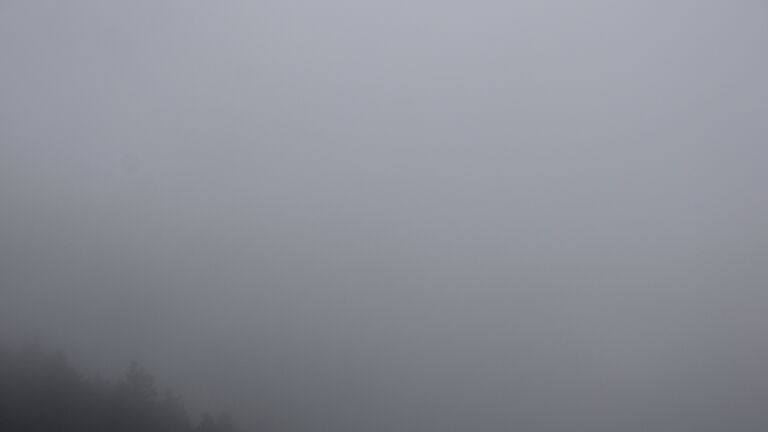 Dieses Bild zeigt eine Webcam-Aufnahme vom Achertal, aufgenommen am Montag, den 27.10.2025 um 10:20 Uhr. Die Temperatur betrug 1.6°C.