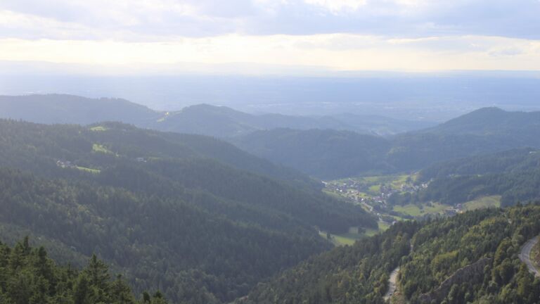Dieses Bild zeigt eine Webcam-Aufnahme vom Achertal, aufgenommen am Freitag, den 12.09.2025 um 17:30 Uhr. Die Temperatur betrug 12.1°C.