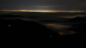 Dieses Bild zeigt eine Webcam-Aufnahme vom Achertal, aufgenommen am Montag, den 22.12.2025 um 00:30 Uhr. Die Temperatur betrug 8.4°C.