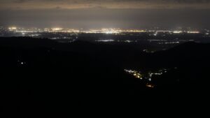 Dieses Bild zeigt eine Webcam-Aufnahme vom Achertal, aufgenommen am Samstag, den 18.04.2026 um 03:00 Uhr. Die Temperatur betrug 12.1°C.