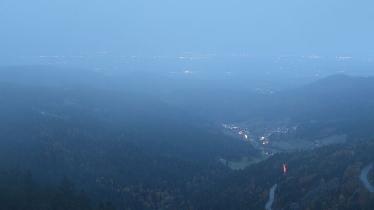 Dieses Bild zeigt eine Webcam-Aufnahme vom Achertal, aufgenommen am Dienstag, den 21.10.2025 um 07:30 Uhr. Die Temperatur betrug 7.2°C.