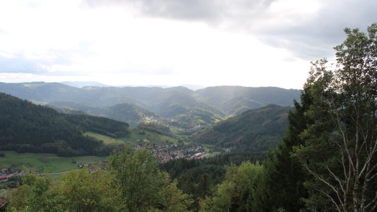 Dieses Bild zeigt eine Webcam-Aufnahme vom Achertal, aufgenommen am Samstag, den 10.10.2026 um 16:30 Uhr. Die Temperatur betrug 10.5°C.