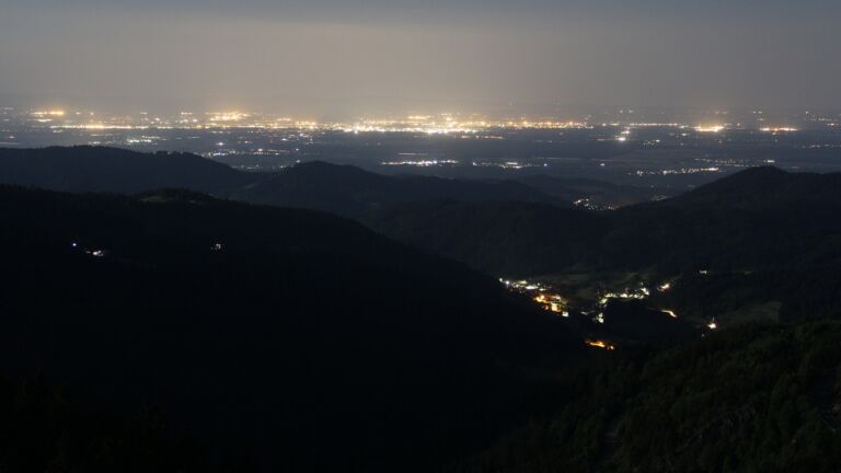 Dieses Bild zeigt eine Webcam-Aufnahme vom Achertal, aufgenommen am Mittwoch, den 14.05.2025 um 03:00 Uhr. Die Temperatur betrug 10.8°C.