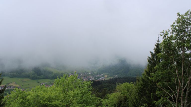 Dieses Bild zeigt eine Webcam-Aufnahme vom Achertal, aufgenommen am Freitag, den 15.05.2026 um 14:30 Uhr. Die Temperatur betrug 7.1°C.