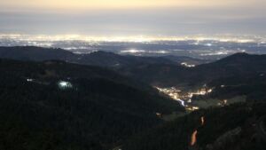 Dieses Bild zeigt eine Webcam-Aufnahme vom Achertal, aufgenommen am Dienstag, den 02.12.2025 um 18:10 Uhr. Die Temperatur betrug 4.5°C.