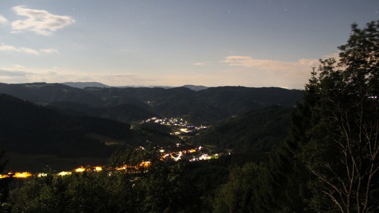 Dieses Bild zeigt eine Webcam-Aufnahme vom Achertal, aufgenommen am Freitag, den 03.07.2026 um 03:10 Uhr. Die Temperatur betrug 15.5°C.