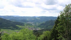 Dieses Bild zeigt eine Webcam-Aufnahme vom Achertal, aufgenommen am Dienstag, den 12.05.2026 um 14:40 Uhr. Die Temperatur betrug 6.5°C.