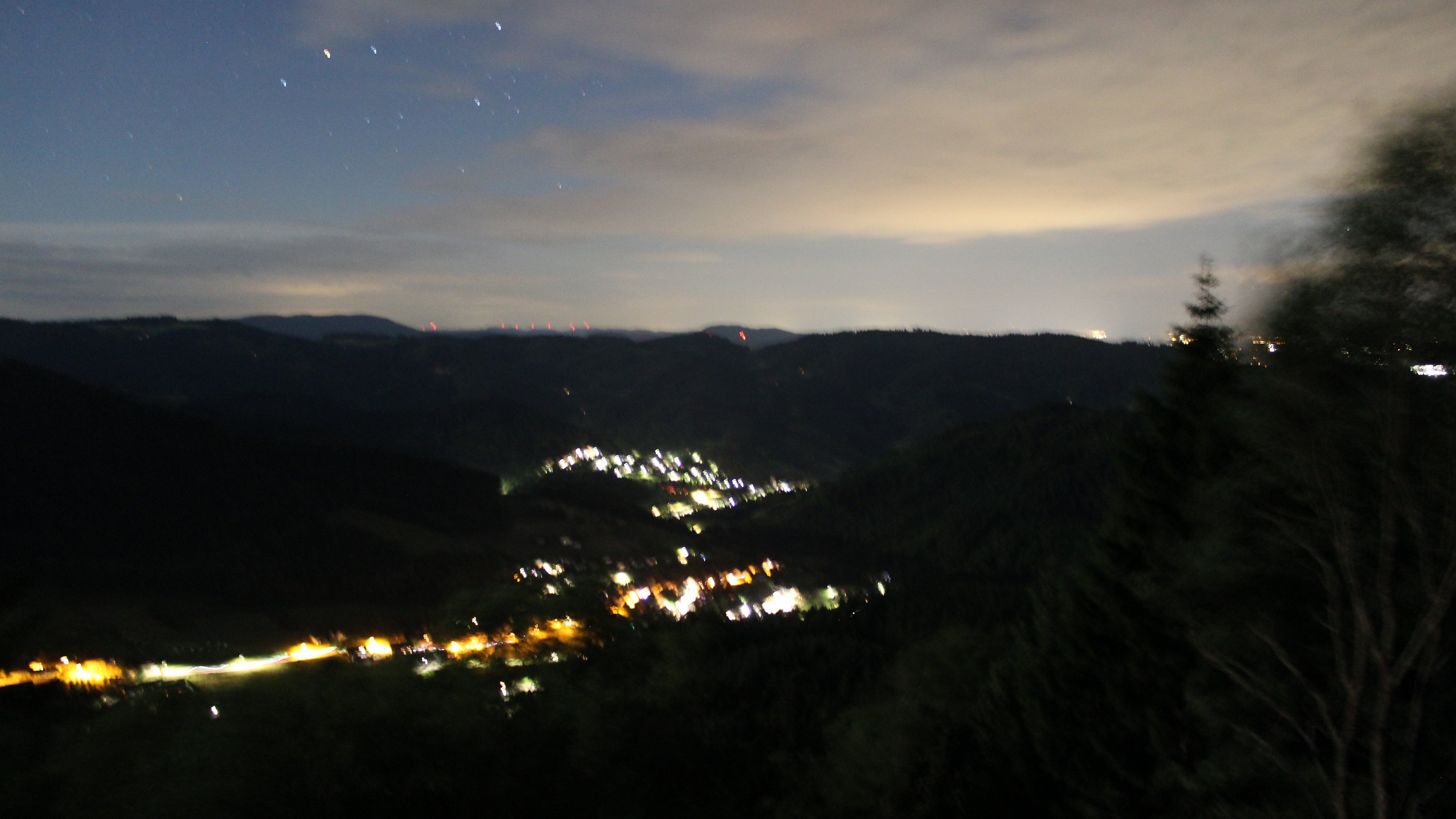 Dieses Bild zeigt eine Webcam-Aufnahme vom Achertal, aufgenommen am Samstag, den 06.06.2026 um 02:40 Uhr. Die Temperatur betrug 12.6°C.