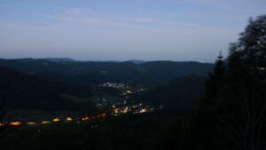 Dieses Bild zeigt eine Webcam-Aufnahme vom Achertal, aufgenommen am Samstag, den 23.05.2026 um 04:40 Uhr. Die Temperatur betrug 18.4°C.
