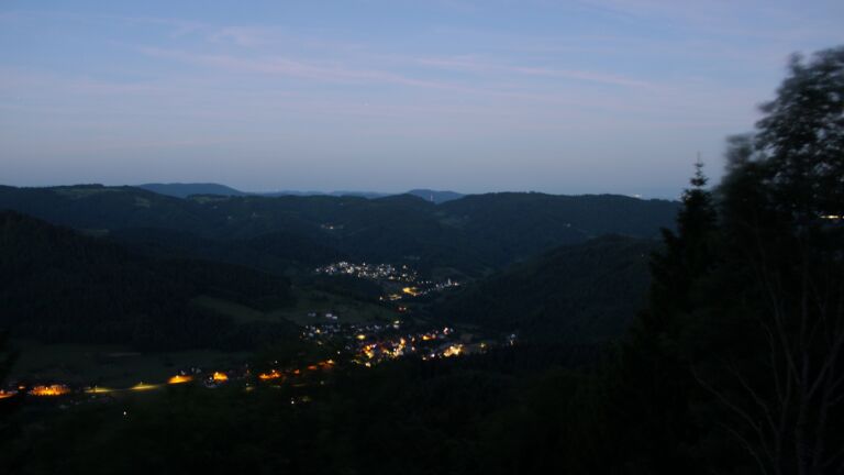 Dieses Bild zeigt eine Webcam-Aufnahme vom Achertal, aufgenommen am Samstag, den 23.05.2026 um 04:40 Uhr. Die Temperatur betrug 18.4°C.