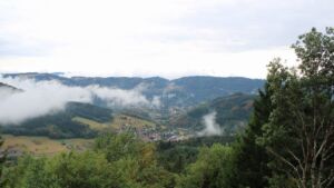 Dieses Bild zeigt eine Webcam-Aufnahme vom Achertal, aufgenommen am Freitag, den 21.08.2026 um 16:00 Uhr. Die Temperatur betrug 13.3°C.
