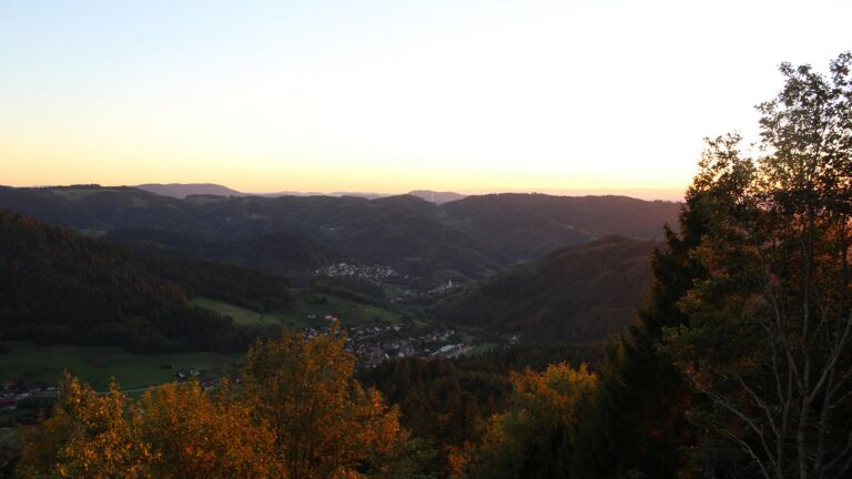 Dieses Bild zeigt eine Webcam-Aufnahme vom Achertal, aufgenommen am Montag, den 12.10.2026 um 18:40 Uhr. Die Temperatur betrug 12.9°C.
