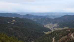 Dieses Bild zeigt eine Webcam-Aufnahme vom Achertal, aufgenommen am Samstag, den 06.12.2025 um 09:20 Uhr. Die Temperatur betrug 2.1°C.