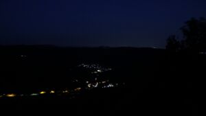Dieses Bild zeigt eine Webcam-Aufnahme vom Achertal, aufgenommen am Sonntag, den 23.08.2026 um 05:20 Uhr. Die Temperatur betrug 12.5°C.