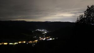 Dieses Bild zeigt eine Webcam-Aufnahme vom Achertal, aufgenommen am Mittwoch, den 10.06.2026 um 02:00 Uhr. Die Temperatur betrug 10.1°C.