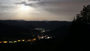 Dieses Bild zeigt eine Webcam-Aufnahme vom Achertal, aufgenommen am Sonntag, den 31.05.2026 um 03:00 Uhr. Die Temperatur betrug 21.5°C.