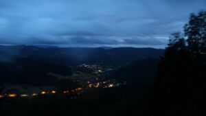 Dieses Bild zeigt eine Webcam-Aufnahme vom Achertal, aufgenommen am Mittwoch, den 03.06.2026 um 04:40 Uhr. Die Temperatur betrug 9.7°C.