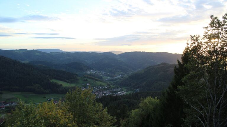 Dieses Bild zeigt eine Webcam-Aufnahme vom Achertal, aufgenommen am Donnerstag, den 22.10.2026 um 18:00 Uhr. Die Temperatur betrug 8.3°C.