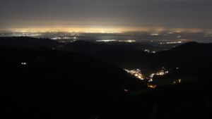 Dieses Bild zeigt eine Webcam-Aufnahme vom Achertal, aufgenommen am Freitag, den 12.12.2025 um 06:10 Uhr. Die Temperatur betrug 6.8°C.