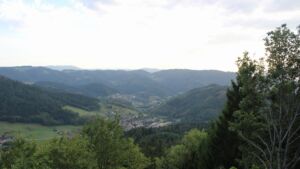 Dieses Bild zeigt eine Webcam-Aufnahme vom Achertal, aufgenommen am Dienstag, den 08.09.2026 um 18:20 Uhr. Die Temperatur betrug 28.5°C.