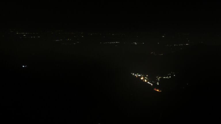 Dieses Bild zeigt eine Webcam-Aufnahme vom Achertal, aufgenommen am Sonntag, den 22.02.2026 um 01:00 Uhr. Die Temperatur betrug 3.6°C.