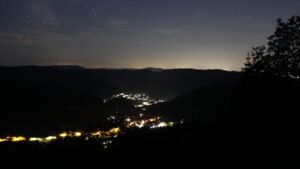 Dieses Bild zeigt eine Webcam-Aufnahme vom Achertal, aufgenommen am Donnerstag, den 18.06.2026 um 03:10 Uhr. Die Temperatur betrug 21.6°C.