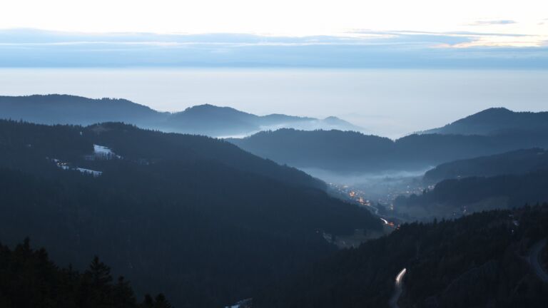 Dieses Bild zeigt eine Webcam-Aufnahme vom Achertal, aufgenommen am Freitag, den 23.01.2026 um 17:50 Uhr. Die Temperatur betrug 4.1°C.