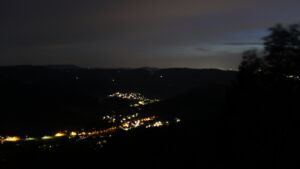 Dieses Bild zeigt eine Webcam-Aufnahme vom Achertal, aufgenommen am Montag, den 28.09.2026 um 20:20 Uhr. Die Temperatur betrug 23°C.