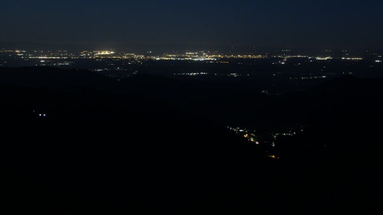 Dieses Bild zeigt eine Webcam-Aufnahme vom Achertal, aufgenommen am Freitag, den 01.05.2026 um 04:50 Uhr. Die Temperatur betrug 4.1°C.