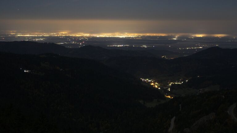 Dieses Bild zeigt eine Webcam-Aufnahme vom Achertal, aufgenommen am Sonntag, den 12.10.2025 um 03:00 Uhr. Die Temperatur betrug 6.2°C.