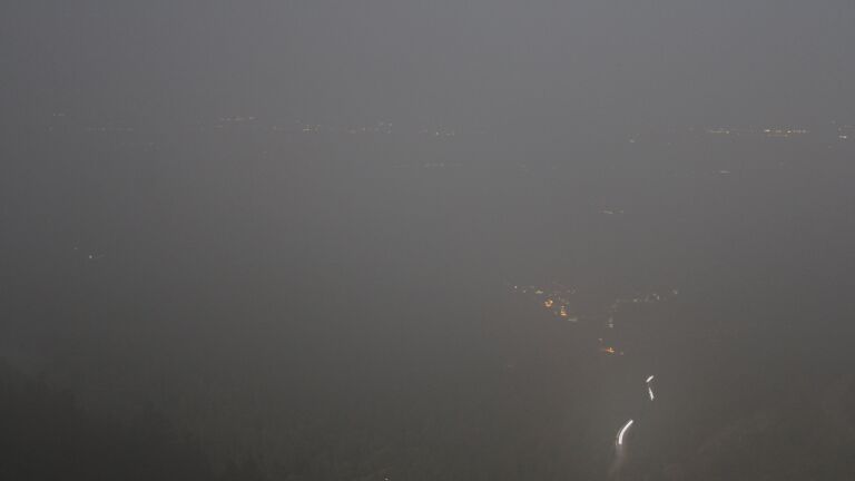 Dieses Bild zeigt eine Webcam-Aufnahme vom Achertal, aufgenommen am Dienstag, den 07.10.2025 um 22:00 Uhr. Die Temperatur betrug 7.4°C.