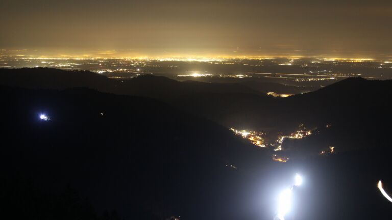 Dieses Bild zeigt eine Webcam-Aufnahme vom Achertal, aufgenommen am Donnerstag, den 18.12.2025 um 06:30 Uhr. Die Temperatur betrug 5.1°C.