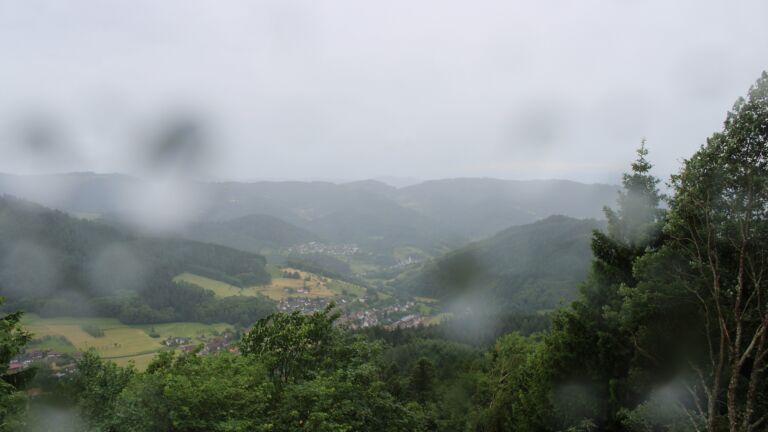 Dieses Bild zeigt eine Webcam-Aufnahme vom Achertal, aufgenommen am Donnerstag, den 04.06.2026 um 16:20 Uhr. Die Temperatur betrug 10.2°C.