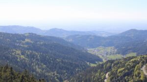 Dieses Bild zeigt eine Webcam-Aufnahme vom Achertal, aufgenommen am Samstag, den 25.04.2026 um 16:30 Uhr. Die Temperatur betrug 14.9°C.