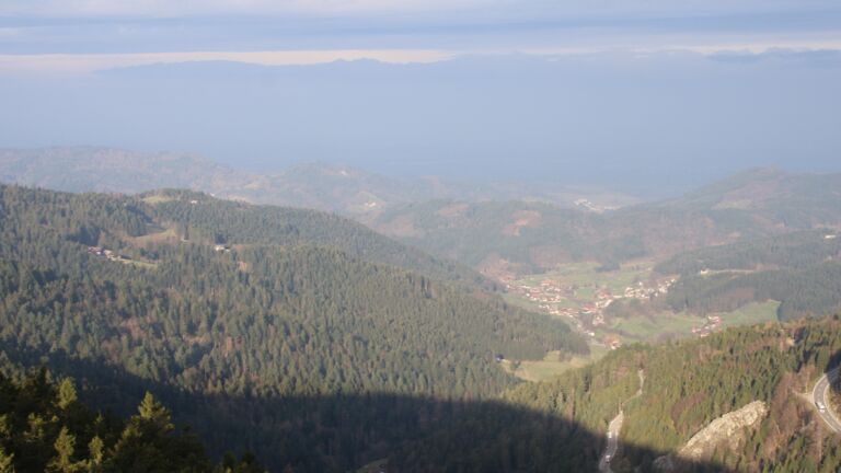 Dieses Bild zeigt eine Webcam-Aufnahme vom Achertal, aufgenommen am Mittwoch, den 25.03.2026 um 07:50 Uhr. Die Temperatur betrug 5.2°C.