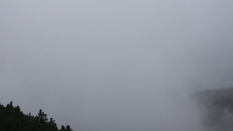 Dieses Bild zeigt eine Webcam-Aufnahme vom Achertal, aufgenommen am Samstag, den 02.08.2025 um 08:20 Uhr. Die Temperatur betrug 9.9°C.