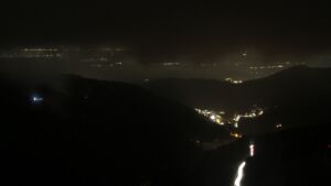 Dieses Bild zeigt eine Webcam-Aufnahme vom Achertal, aufgenommen am Sonntag, den 23.11.2025 um 21:00 Uhr. Die Temperatur betrug 0.3°C.