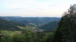 Dieses Bild zeigt eine Webcam-Aufnahme vom Achertal, aufgenommen am Montag, den 15.06.2026 um 21:10 Uhr. Die Temperatur betrug 16.6°C.